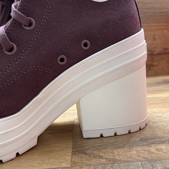 CONVERSE  CHUCK 70 DELUXE HI BRAND 🔥 NEW - Picture 7 of 8